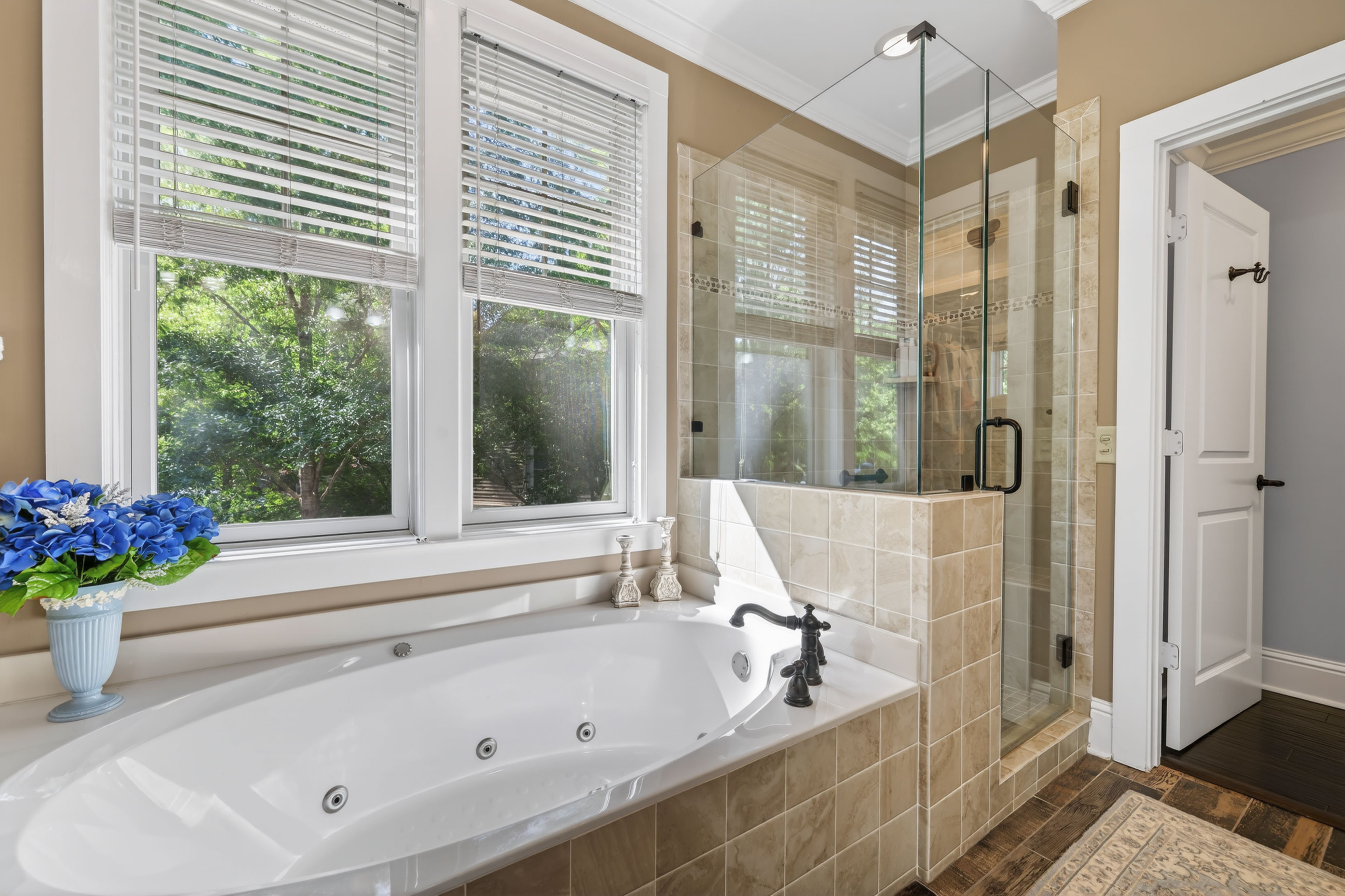 1040E Tailwater image 23